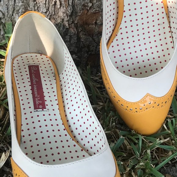 Wingtip Kitten Heels - Picture 3 of 4